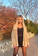 Ukrainian mail order bride Iulia from Bucharest with blonde hair and blue eye color - image 4