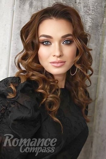 Ukrainian mail order bride Marina from Zaporizhia with brunette hair and grey eye color - image 1