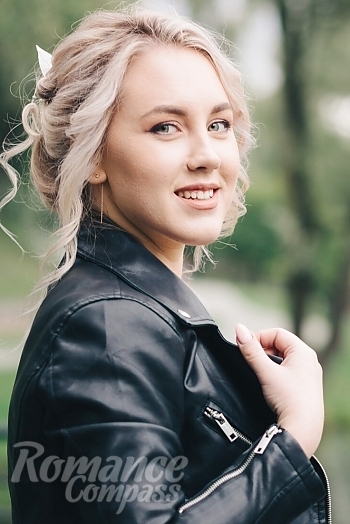 Ukrainian mail order bride Svetlana from Kiev with blonde hair and green eye color - image 1