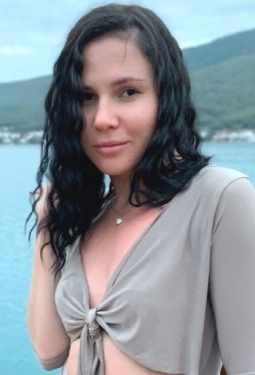 Alona, 31 y.o. from Kyiv, Ukraine