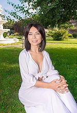 Ukrainian mail order bride Daria from Kyiv with brunette hair and green eye color - image 7