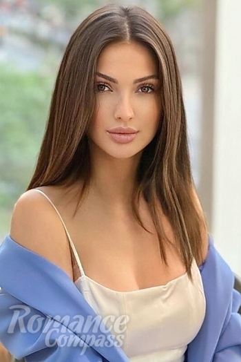 Ukrainian mail order bride Viktoria from New York with brunette hair and brown eye color - image 1