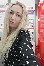 Ukrainian mail order bride Julia from Svetogorsk with blonde hair and grey eye color - image 5