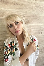 Ukrainian mail order bride Lilia from Teplice with blonde hair and green eye color - image 9