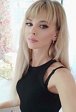 Ukrainian mail order bride Julia from Alexandria with blonde hair and green eye color - image 3