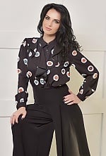 Ukrainian mail order bride Elena from Satka with black hair and blue eye color - image 3