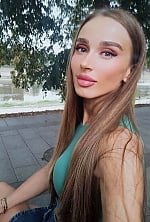 Ukrainian mail order bride Natalia from Warsaw with light brown hair and brown eye color - image 9