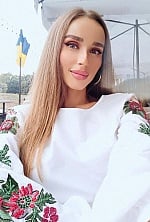 Ukrainian mail order bride Natalia from Warsaw with light brown hair and brown eye color - image 10