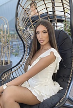 Ukrainian mail order bride Andra from Bucharest with brunette hair and brown eye color - image 2
