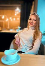 Ukrainian mail order bride Alina from Krivoy Rog with blonde hair and blue eye color - image 2