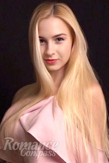 Ukrainian mail order bride Anastasia from Belarus with blonde hair and hazel eye color - image 1