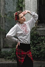 Ukrainian mail order bride Alisa from Kyiv with red hair and hazel eye color - image 3