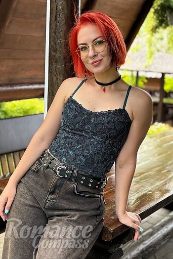 Ukrainian mail order bride Julia from Kremenchug with black hair and blue eye color - image 1