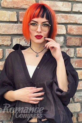 Ukrainian mail order bride Julia from Kremenchug with black hair and blue eye color - image 1