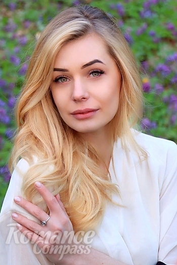 Ukrainian mail order bride Svitlana from Cherkasy with blonde hair and green eye color - image 1