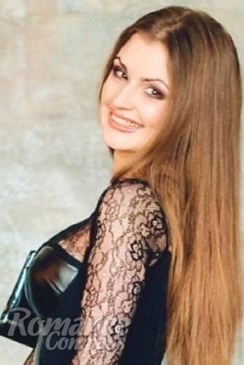 Ukrainian mail order bride Tatyana from Poltava with brunette hair and brown eye color - image 1
