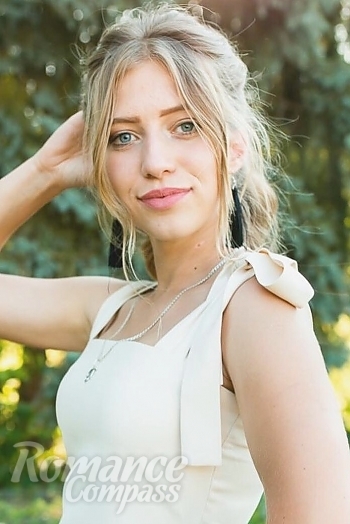 Ukrainian mail order bride Tetiana from Kiev with blonde hair and blue eye color - image 1