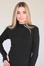 Ukrainian mail order bride Karyna from Kropyvnytskyi with blonde hair and blue eye color - image 2