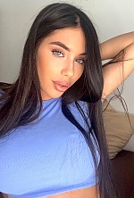 Ukrainian mail order bride Laura from Valencia with black hair and brown eye color - image 5
