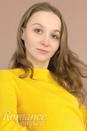 Ukrainian mail order bride Sofiia from Bila Tserkva with brunette hair and green eye color - image 1