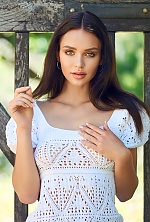 Ukrainian mail order bride Victoria from Dubai with light brown hair and green eye color - image 7