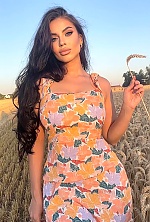 Ukrainian mail order bride Luiza from Kiev with brunette hair and green eye color - image 3