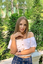 Ukrainian mail order bride Viktoria from Rovno with light brown hair and green eye color - image 3