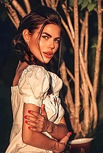 Ukrainian mail order bride Victoria from Kremenchug with brunette hair and green eye color - image 2