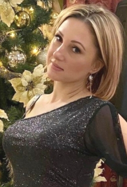Yulia, 45 y.o. from Lviv, Ukraine