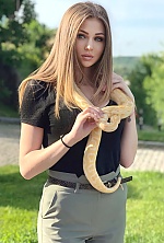 Ukrainian mail order bride Maryna from Lyon with light brown hair and blue eye color - image 4