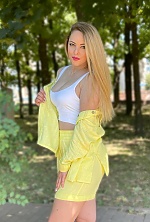 Ukrainian mail order bride Karyna from Kiev with blonde hair and green eye color - image 4