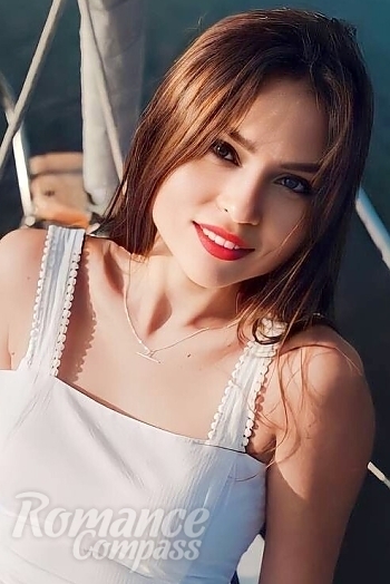 Ukrainian mail order bride Olena from Zolotonosha with light brown hair and brown eye color - image 1