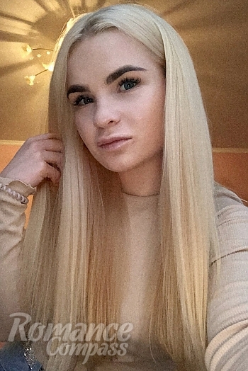 Ukrainian mail order bride Daria from Kiev with blonde hair and blue eye color - image 1