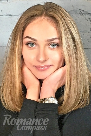 Ukrainian mail order bride Kateryna from Vinogradiv with light brown hair and grey eye color - image 1