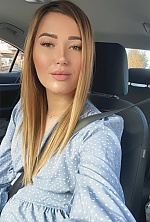 Ukrainian mail order bride Victoria from Kiev with light brown hair and brown eye color - image 4