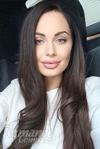 Ukrainian mail order bride Viktoriia from Zhovti Vody with brunette hair and blue eye color - image 1