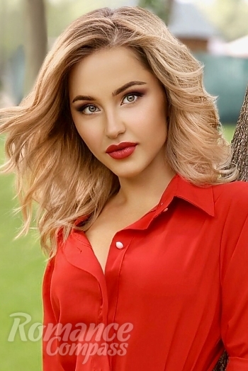 Ukrainian mail order bride Marina from Kyiv with blonde hair and green eye color - image 1