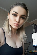 Ukrainian mail order bride Irina from Cardiff with blonde hair and green eye color - image 2
