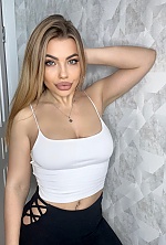 Ukrainian mail order bride Valeria from Kiev with blonde hair and green eye color - image 2