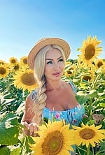 Ukrainian mail order bride Inna from Poltava with blonde hair and green eye color - image 7