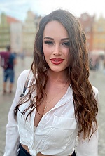 Ukrainian mail order bride Elena from Wroclaw with brunette hair and green eye color - image 3