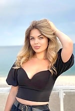 Ukrainian mail order bride Yana from Brussels with blonde hair and grey eye color - image 2