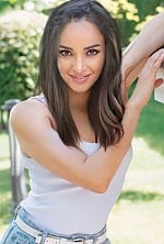 Ukrainian mail order bride Marina from Kyiv with brunette hair and brown eye color - image 2