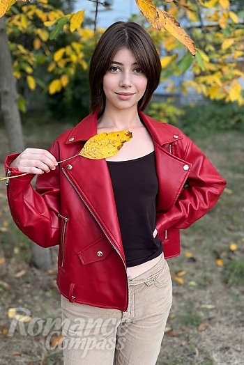 Ukrainian mail order bride Alina from Cherkasy with light brown hair and brown eye color - image 1