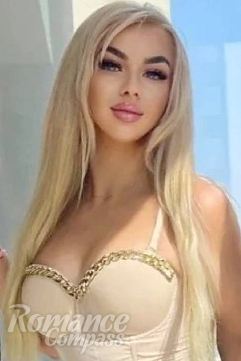 Ukrainian mail order bride Irina from Dubai with blonde hair and blue eye color - image 1
