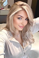 Ukrainian mail order bride Valeria from Kishinev with blonde hair and green eye color - image 4