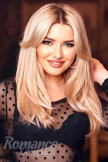 Ukrainian mail order bride Valeria from Kishinev with blonde hair and green eye color - image 1