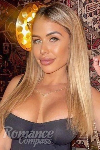 Ukrainian mail order bride Juliette from Buenos Aires with blonde hair and brown eye color - image 1