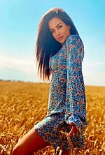 Ukrainian mail order bride Yana from London with brunette hair and brown eye color - image 6