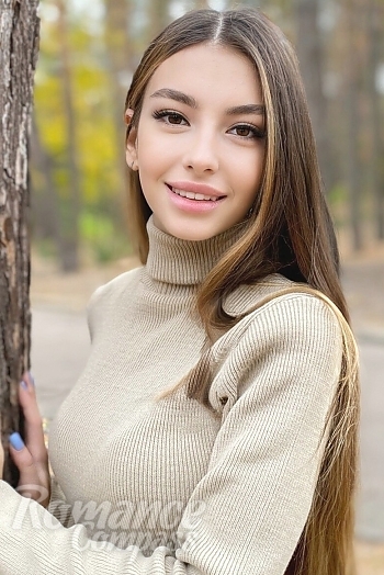 Ukrainian mail order bride Iryna from Kiev with light brown hair and brown eye color - image 1